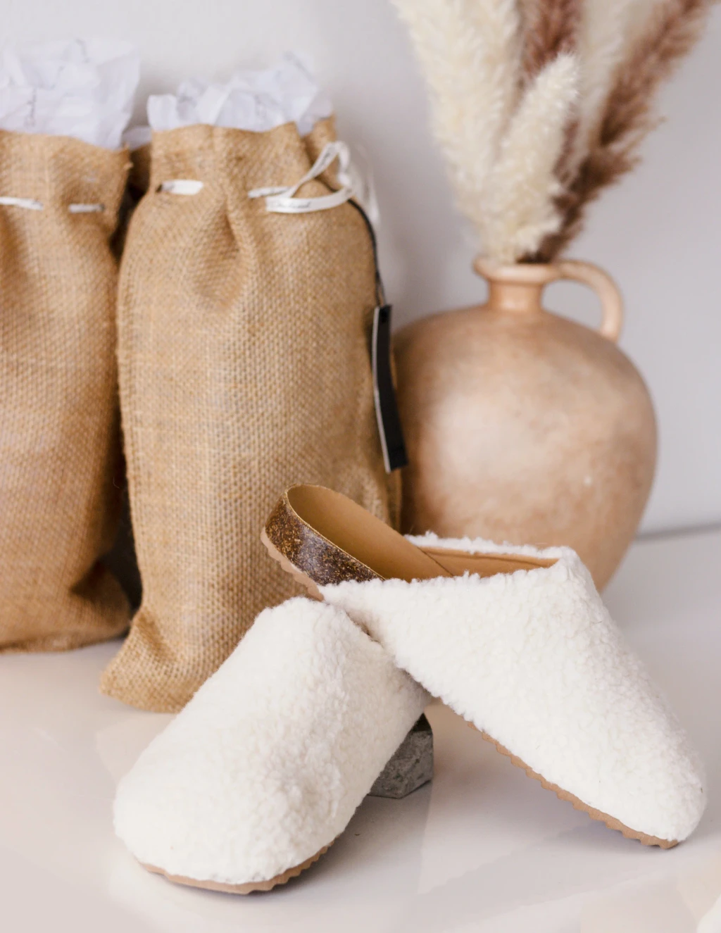 CANIS SLIPPERS- SOY, from Fakemovement