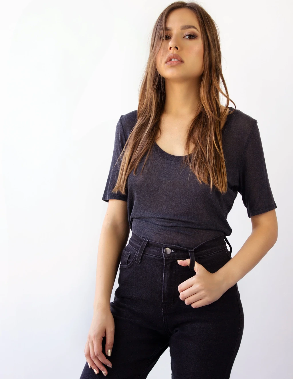 MIRA ROUND NECK TEE- MIDNIGHT, from Fakemovement