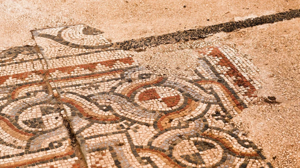 Geometric Order, from Look Closer. Every Mosaic Is a Stone.