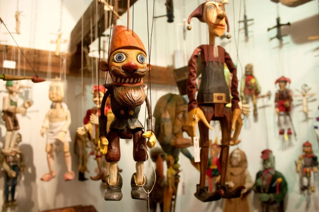 Strings and Structure, from The Soul Inside a Puppet